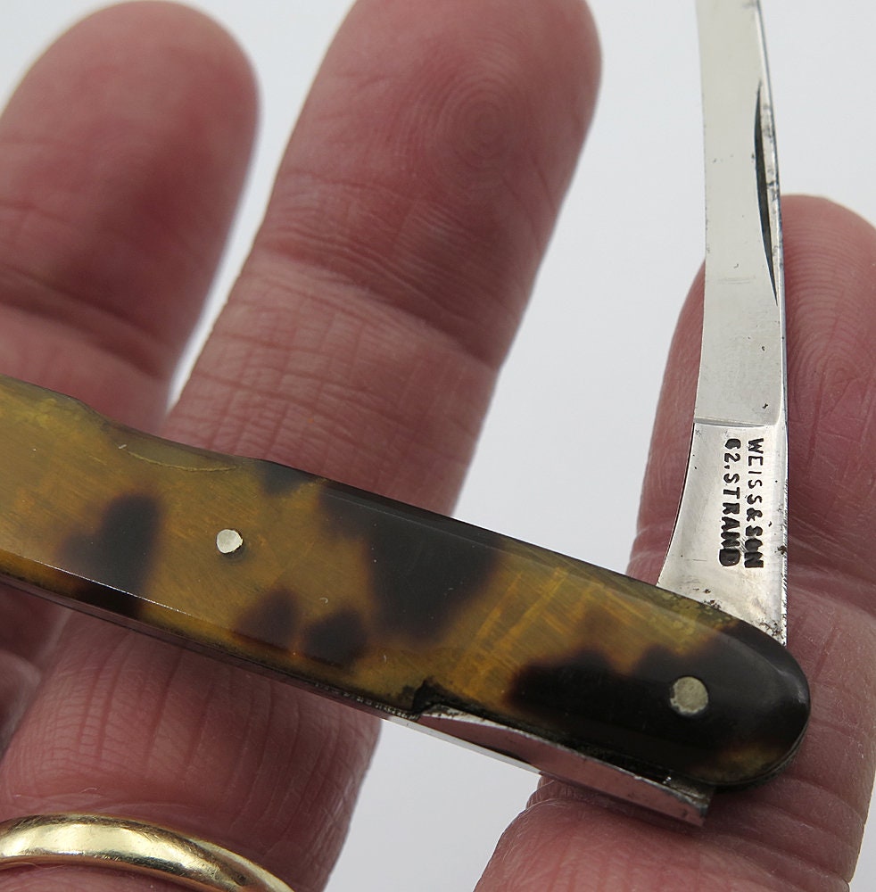 Medical equipment collectors. An Antique 1820 English Medical Surgeon’s