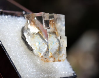 Icy Fluorite crystal thumbnail. Walworth Quarry, Walworth, New York, USA. Sharp well formed icy clear crystal. See the video