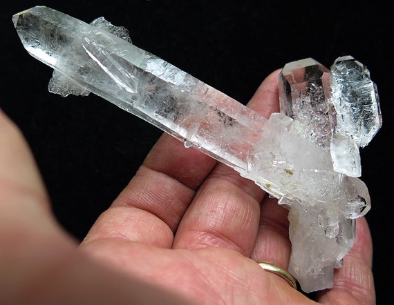 An Amazing quality DT Quartz Crystal. 100% Crystallized. DT's throughout. Zero Damage. Brazil