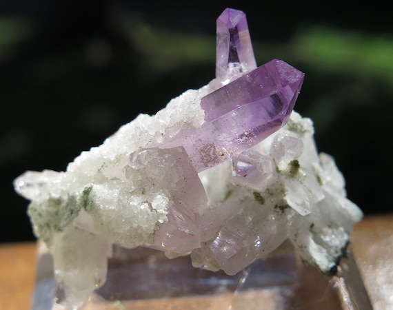 Amethyst and Calcite on Epidote. “Purpura Verde Pocket”. Piedra Parada, Tatatila, Veracruz, Mexico