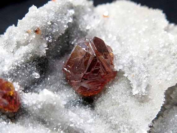 Gemmy Sphalerite on Quartz. Shuikousgan Ore Field, Changning, Hengyang Pref., Hunan Prov., China