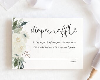 Op de afbeelding: Een witte kaart met een wit en groen bloemenmotief en de tekst "diaper raffle" en "bring a pack of diapers in any size for a chance to win a special prize". Er is een lege regel voor een naam.