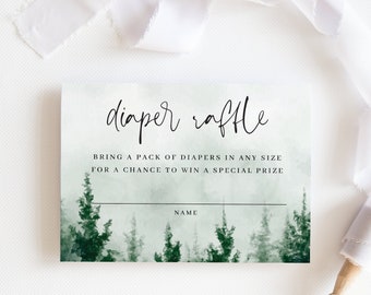 Op de afbeelding: Een rechthoekige luier verloting kaart met een aquarel bos ontwerp. De kaart bevat de tekst "diaper raffle" in elegant schrift, samen met instructies om luiers mee te nemen voor een kans op een prijs. Er is een ruimte voor de naam voorzien.
