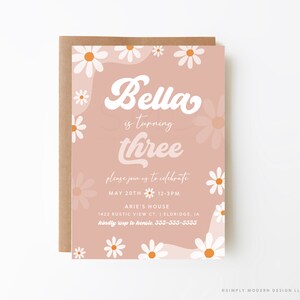 Retro Gänseblümchen-Geburtstagseinladung, groovy Einladung, Boho Mädchen Blumen-Geburtstagseinladung, Gänseblümchen-Geburtstags-Einladung, mauve, bearbeitbare Einladung, DSYDC