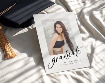 Anuncio de graduación de niña, plantilla editable, invitación de graduación universitaria, lámina dorada falsa, fuente cursiva