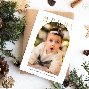 biglietto di auguri per le vacanze con arco fotografico minimalista, arco boho moderno, biglietto di auguri di Natale per le vacanze, biglietto fotografico di Natale minimalista, biglietto di auguri di Natale con arco boho