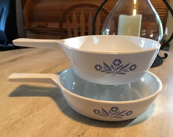 Corning Ware pans set of 2   7" and 6"