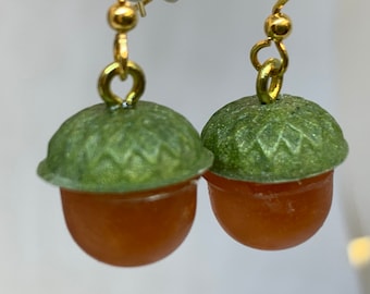 Mini acorn earrings