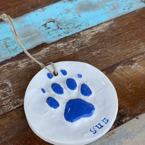 Pet Paw Print ornament in ceramic in clue