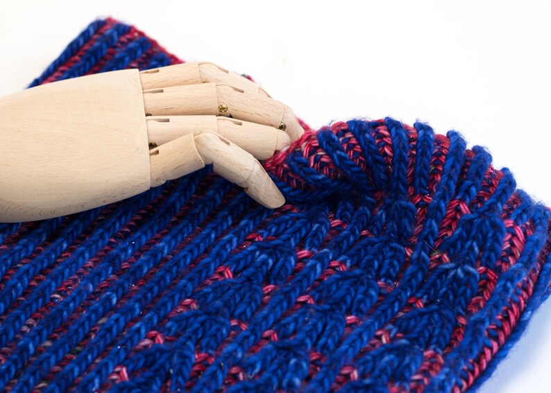 Natasha Brioche Cowl knitted cowl in warm merino wool reversible cowl scarf knit chunky infinity floral scarf