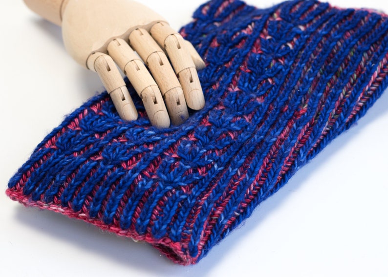 Natasha Brioche Cowl knitted cowl in warm merino wool reversible cowl scarf knit chunky infinity floral scarf