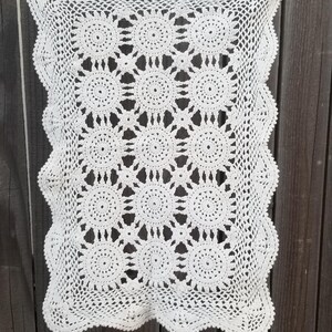 vintage 50s antique hand crocheted crochet handmade ivory white cream rectangular doilie placemat victorian traditional nightstand end table