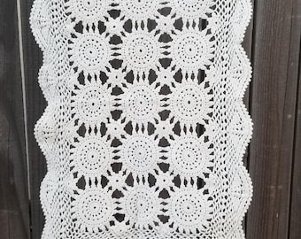 vintage 50s antique hand crocheted crochet handmade ivory white cream rectangular doilie placemat victorian traditional nightstand end table