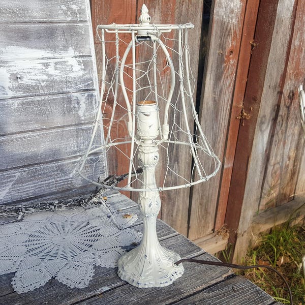 Vintage chicken wire jewelry tree key caddy swag  metal electric lampshade lamp chippy white chandelier cottage victorian  upcycle shade