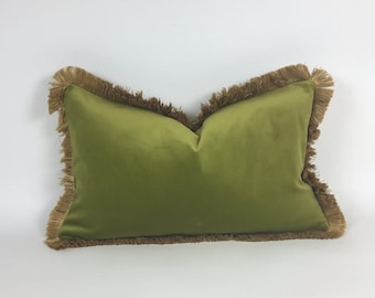 Olive Samt Kissenbezug - Grünes und Gold Kissen - Seidige Fransen