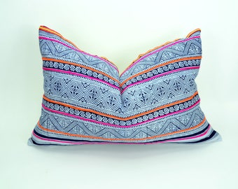 hmong pillow // hill tribe pillow // hmong cushion // indigo pillow cover