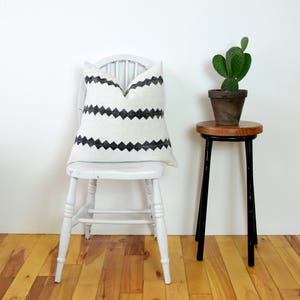 vintage indigo mudcloth pillow // indigo mudcloth cushion // indigo mud cloth pillow // boho pillow cover