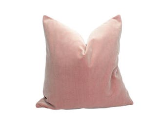 dusty pink velvet pillow  // dusty pink velvet cushion // velvet pillow cover // pink velvet cushion