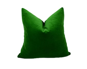 emerald green velvet pillow cover // emerald green velvet cushion // green velvet pillow // velvet pillow
