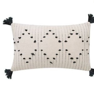 black and white woven pillow // black and white woven cushion  // boho pillow // tassel pillow // woven cushion