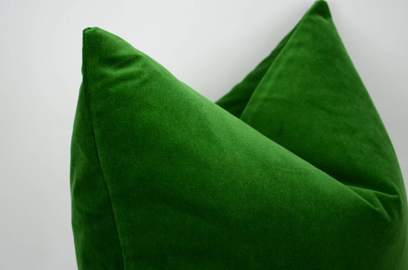 emerald green velvet pillow cover // emerald green velvet cushion // green velvet pillow // velvet pillow image 3