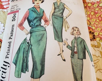 Simplicity 2389 Schnittmuster Größe 11 Rock, Überbluse und Jacke