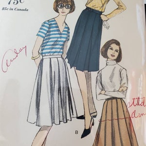 UNCUT und ff Schnittmuster Stücke SELTENE Vogue 6266 Schnittmuster Taille 32 hip 42 Rock Muster tailliert und ausgestellt gored