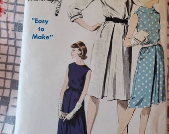Vogue 6003 sewing pattern Size 10 Bust 31 Hip 33 Vintage 1960s One Piece  Dress
