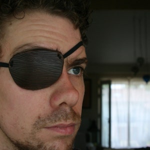 Leather eye patch, golden cogs image 2