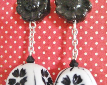 Monochrome Modern Flower earrings