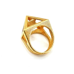 Bague en or imprimée en 3D : bijoux géométriques futuristes
