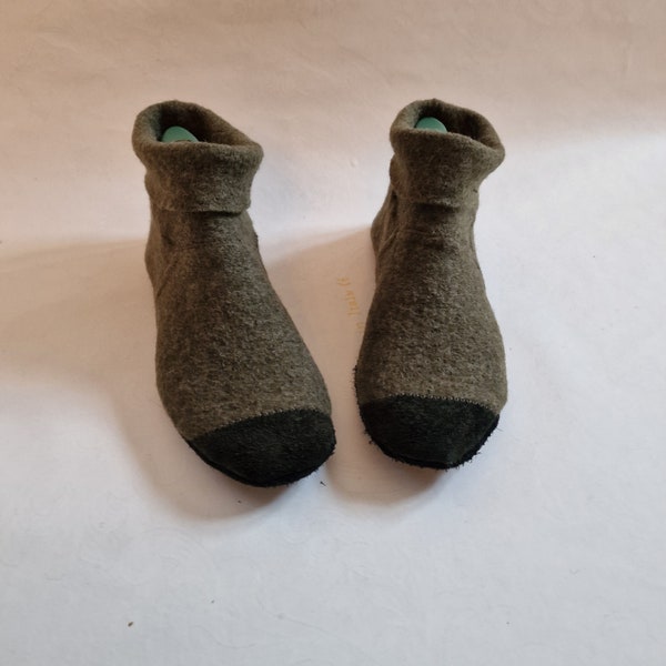 Pantoufles en laine bouillie respectueuses de l'environnement pour femmes, hommes, enfants... SENTEZ-VOUS comme des pieds nus... OLIVE, chaussures d'intérieur, chaussures à semelle souple