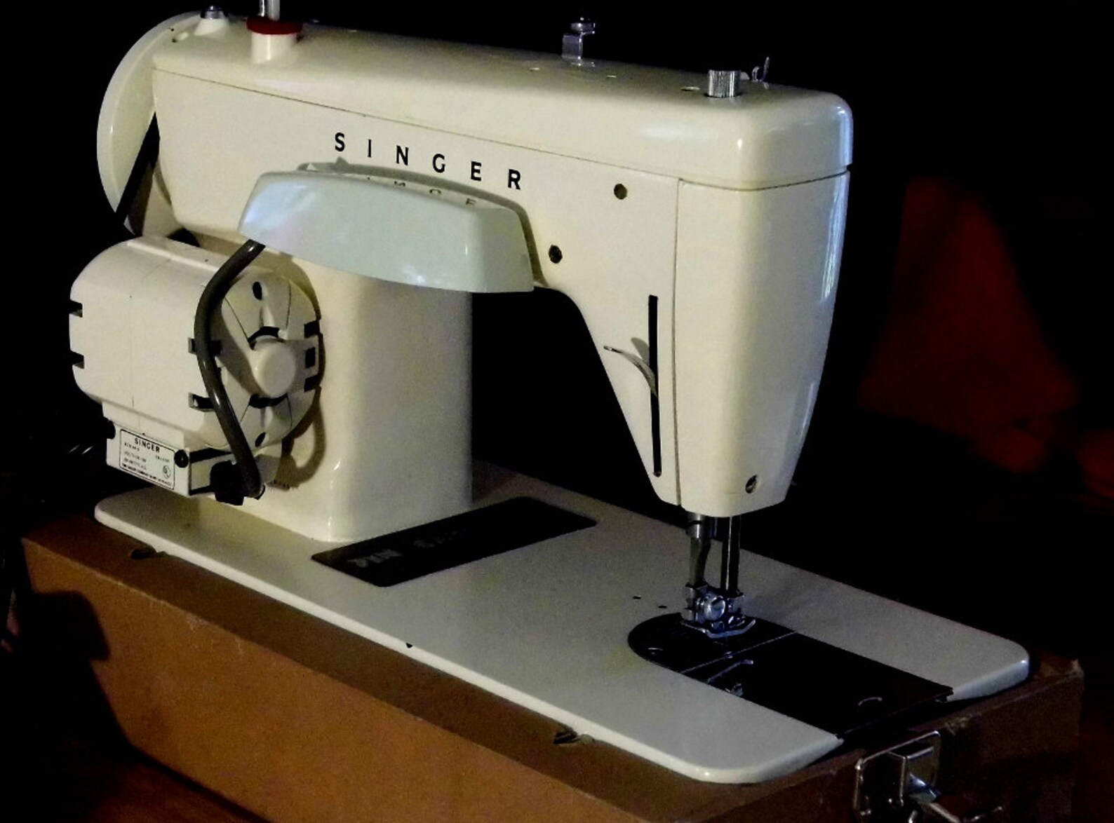 Vintage Singer 237 Sewing Machine with Free Shipping | Etsy