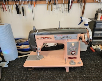 Vintage 1950s Mid Century Pink Sewing Machine/ IDLE HOUR/ Sewing