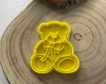 Simpatico tagliabiscotti e timbro a forma di orsetto di peluche ; Tagliabiscotti par baby shower ; Tagliabiscotti per battesimo