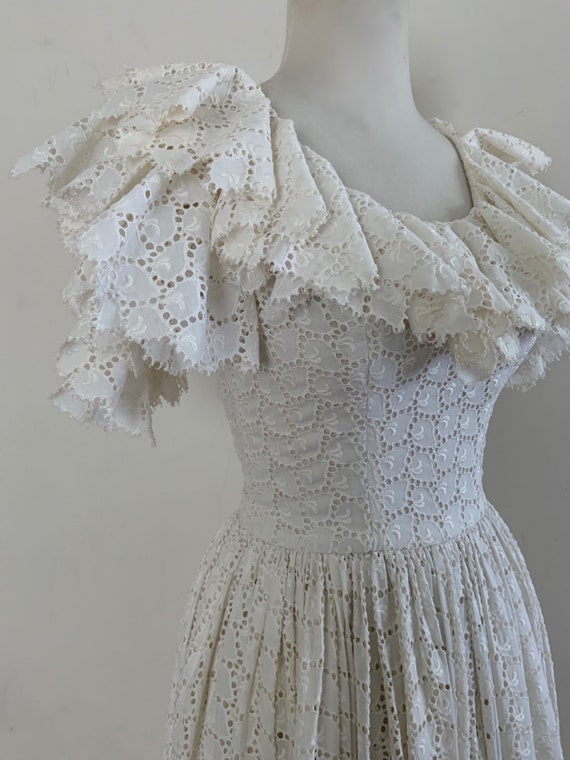 VIntage 1950s White Cotton Eyelet Dress / Vintage