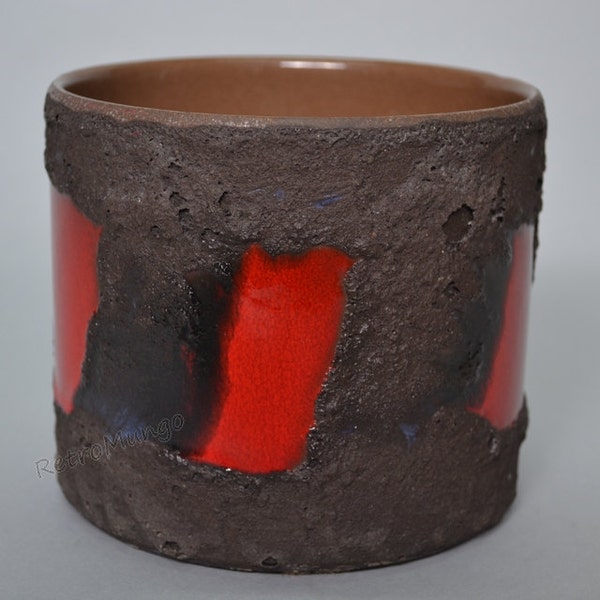 Small planter by Marei  - black with red lava glaze