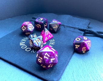 Warlock Purple Eldritch Blast D&D 7 Dice Set With A Fairtrade Cotton Storage Pouch