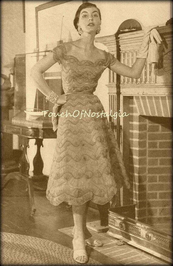Hairpin best sale lace dress