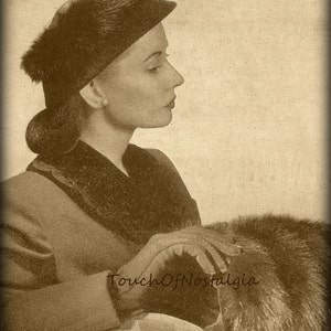 1940s FUR MUFF/ HAT Sewing Pattern Vintage  Velvet Lined Muff - Perfect For That Elegant Touch /  Absolutely Gorgeous