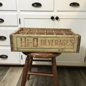VINTAGE Wooden HI-Q Beverage Soda Pop Crate, 24 Bottle Soda Carrier