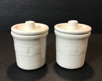 Two Longaberger Pottery Salt Crock w/ Knob Lid, Woven Traditions Condiment Crock Ivory 3 Inches Tall, Set of Two, One Lid has a chip
