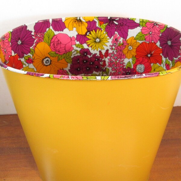 Vintage Metal Trash Can, Flowers Cheinco Wastebasket