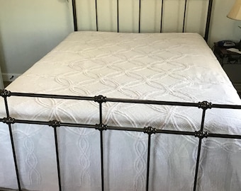 Vintage Off White / Light Pink Chenille Bedspread Twin,