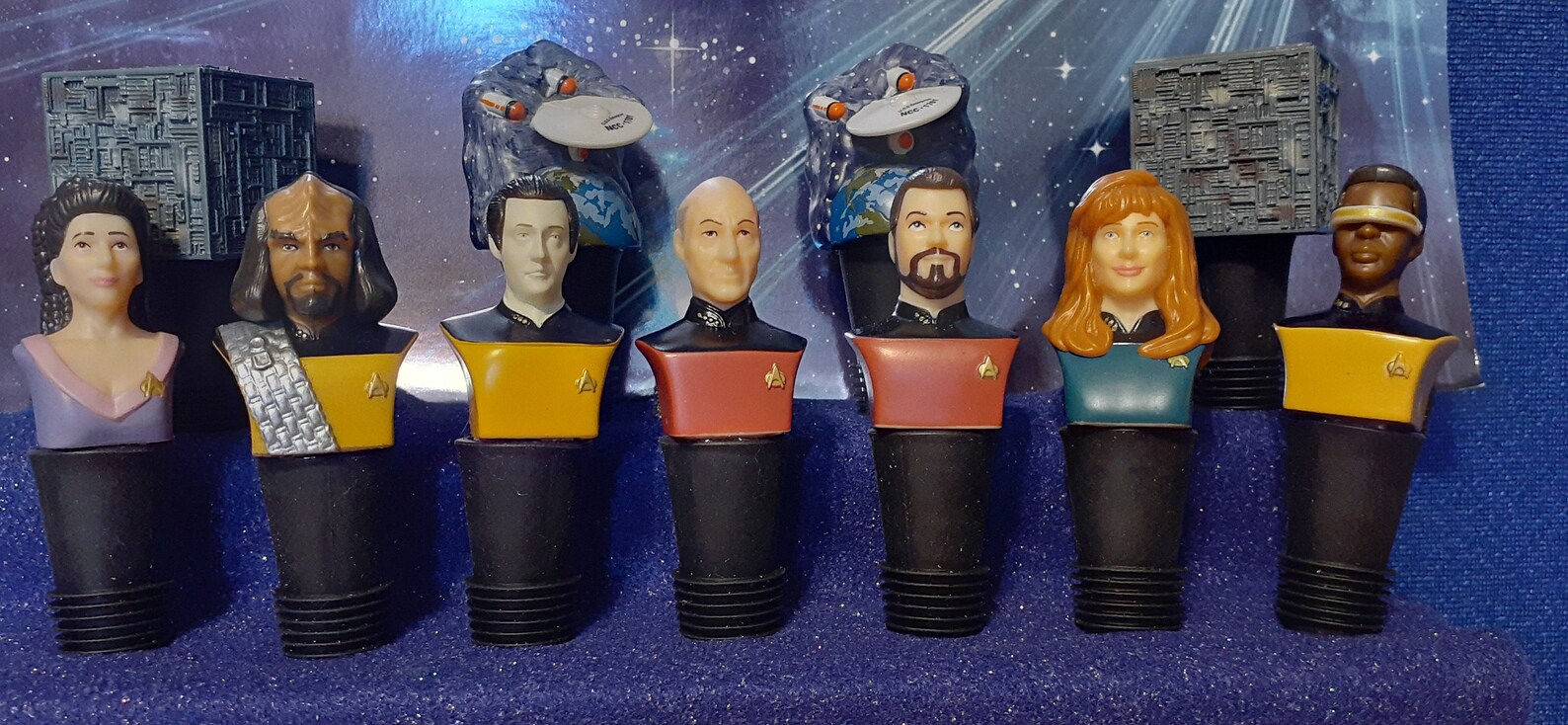 star trek crew turned into cubes