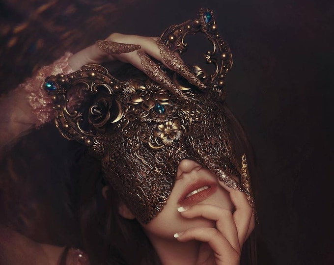 Cathedral Kitten Blind Mask