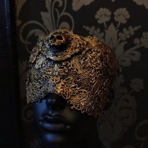 Small Death Mask Gold image 2