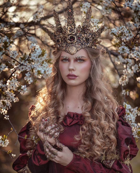 Golden Halo Headdress - Etsy display picture 3