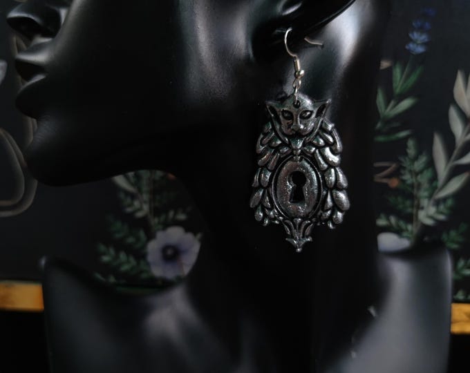 Keyhole Earrings