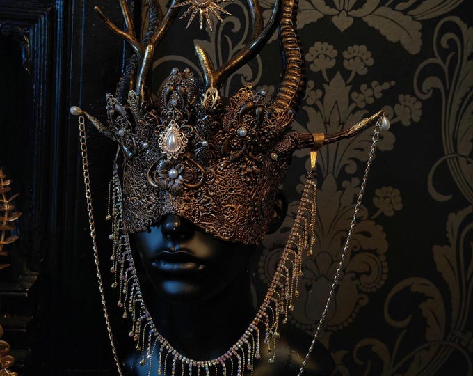 Soothsayer Headdress Mask with Chains and Pearls